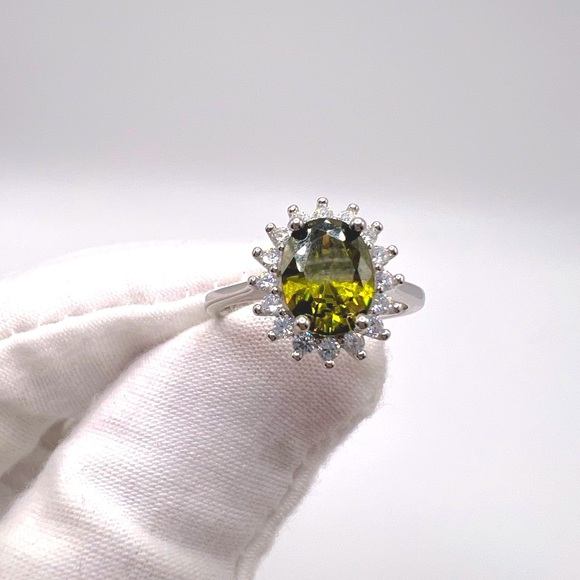 Jewelry - .925 Sterling Silver Peridot Cz & Clear Cz Ring